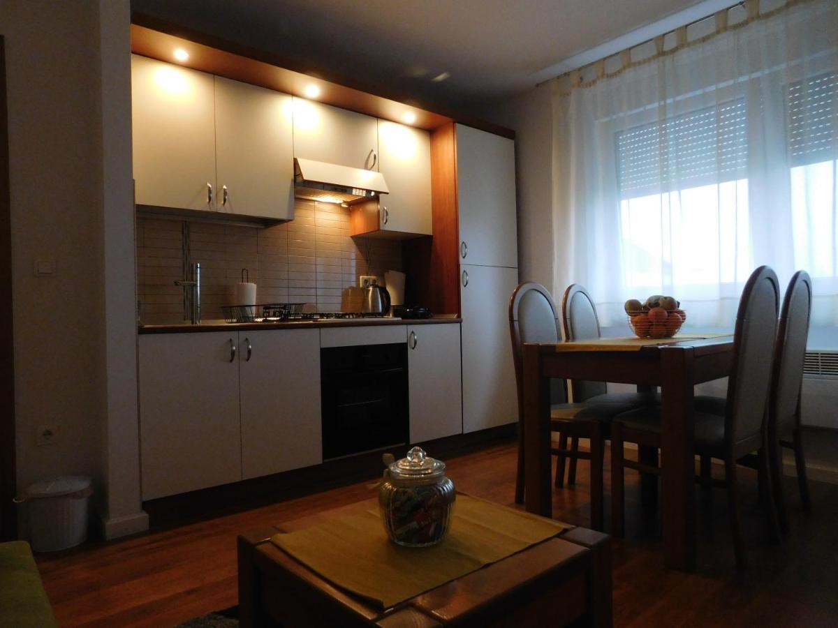 Apartman Ana Zupanja Exteriör bild
